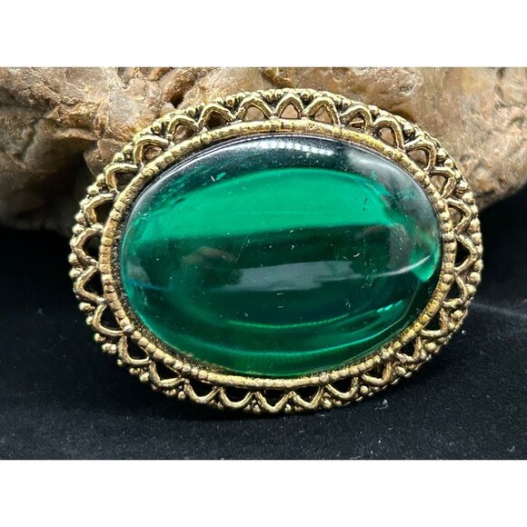 Gold Tone Metal and emerald glass brooch Pin 2" - Picture 4 of 6